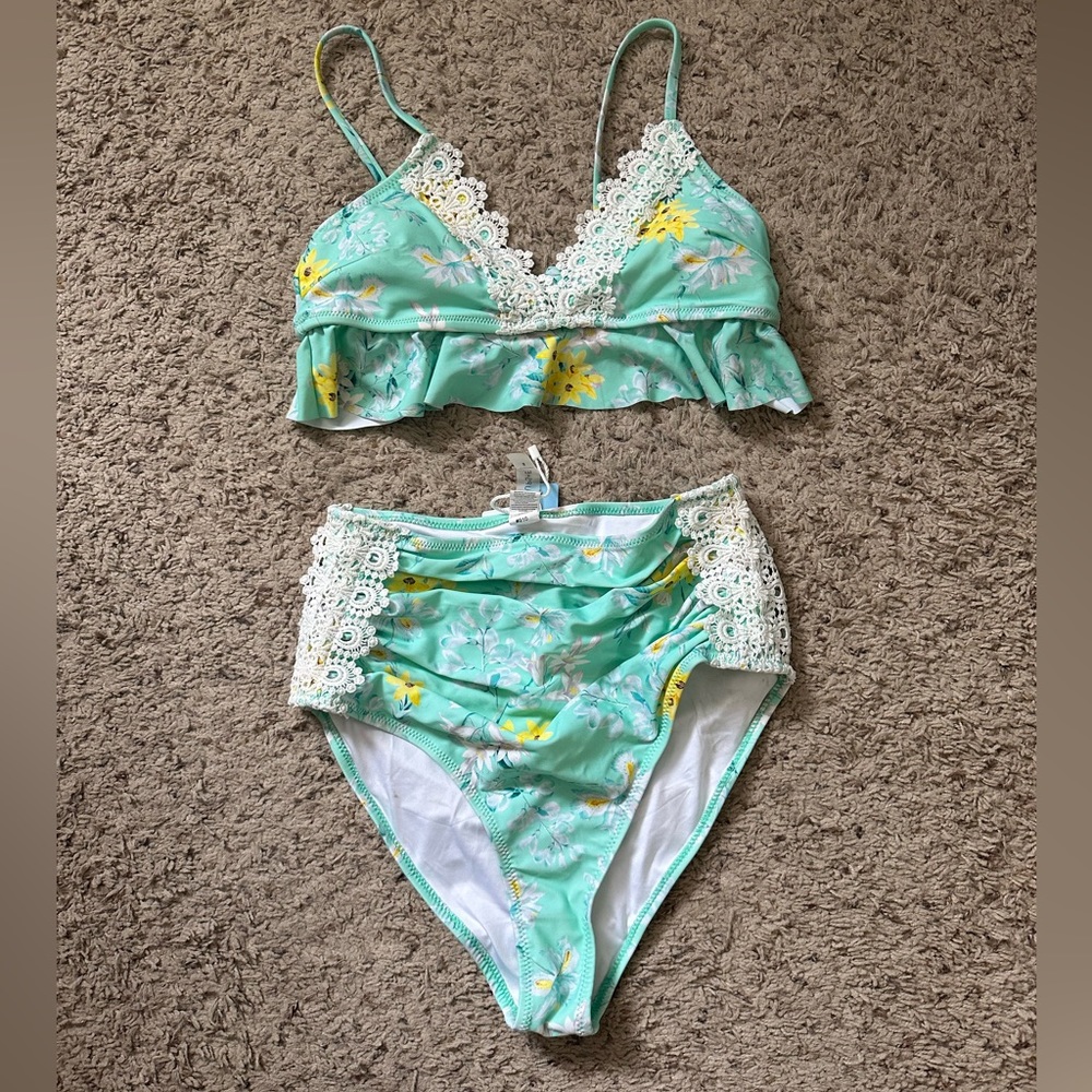 Cupshe size small 2 piece. Never worn.